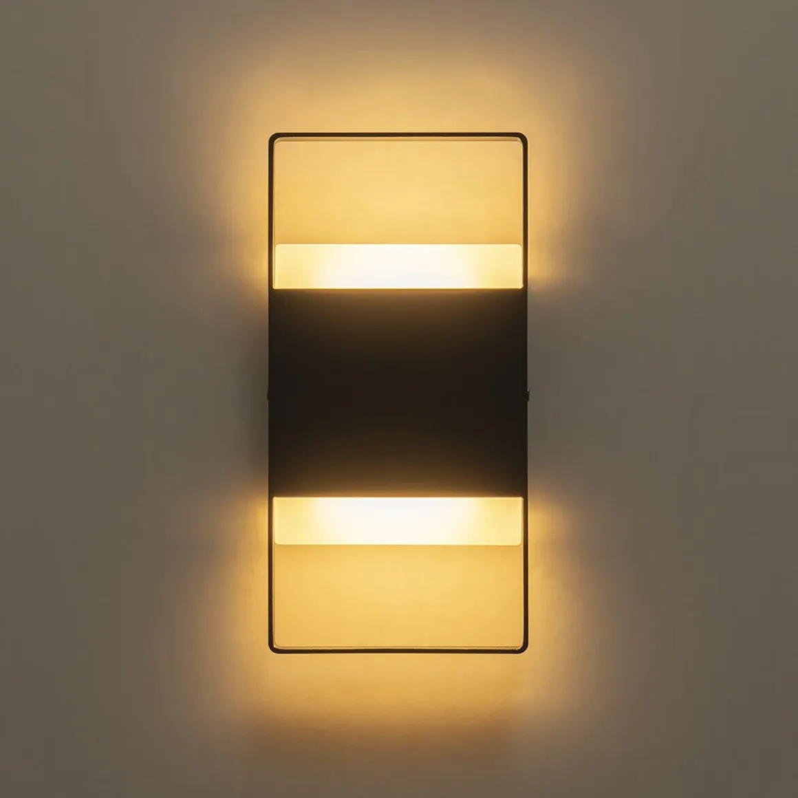 IP54 Minimalist Rectangle Dimmable LED Outdoor Wall Light